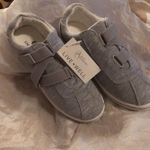 NWT CATO Active Live Well light gray tennis shoe. Velcro Straps. Size 8.